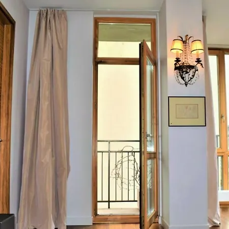 Spacious With The Terrace Apartment